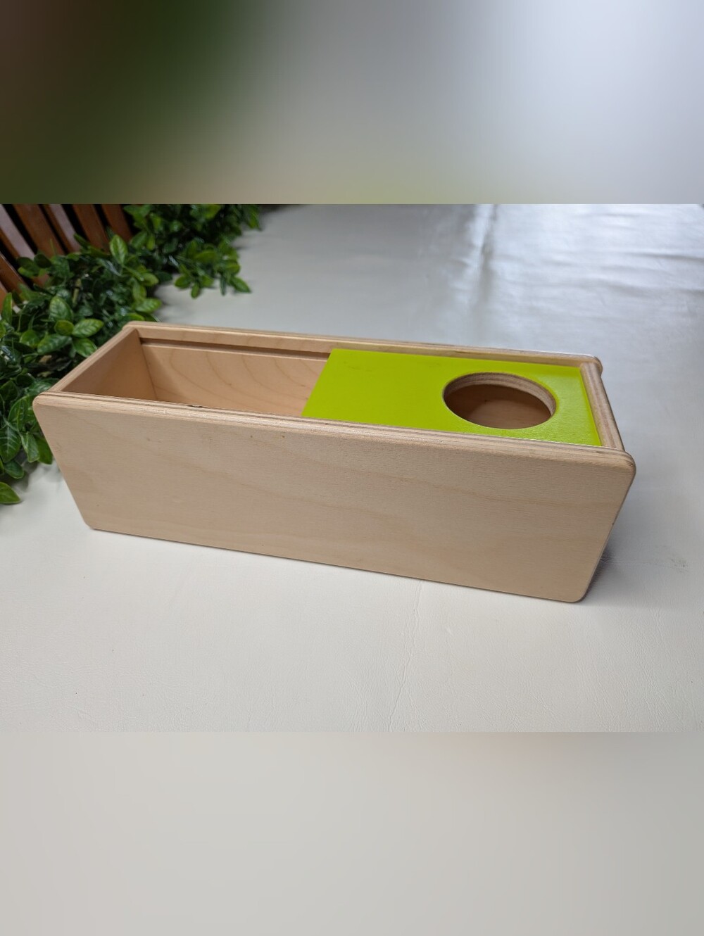Lovevery Sliding Top Box ( The Thinker Play Kit Months 11, 12+)